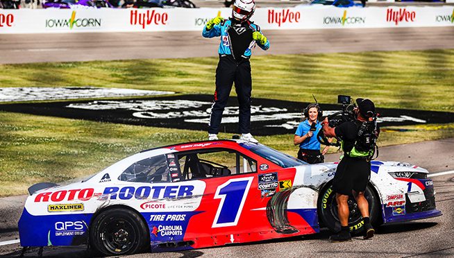 Featured Image for Mayer’s Late-Race Charge Nets Iowa NXS Victory